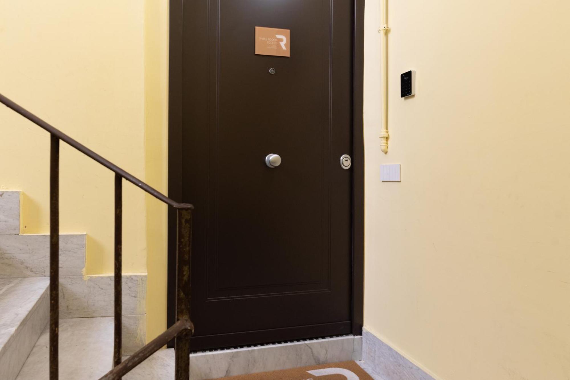 Three Rooms Toledo Naples Exterior photo