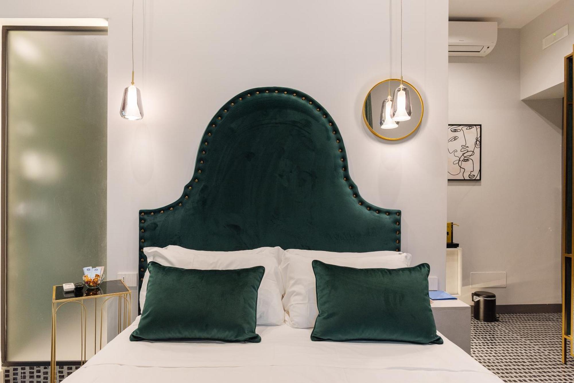 Three Rooms Toledo Naples Exterior photo